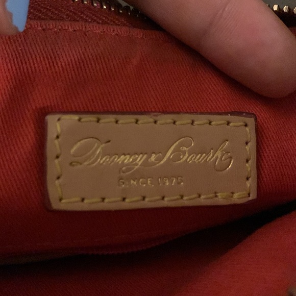 Dooney and Bourke crossbody bag - Picture 8 of 8